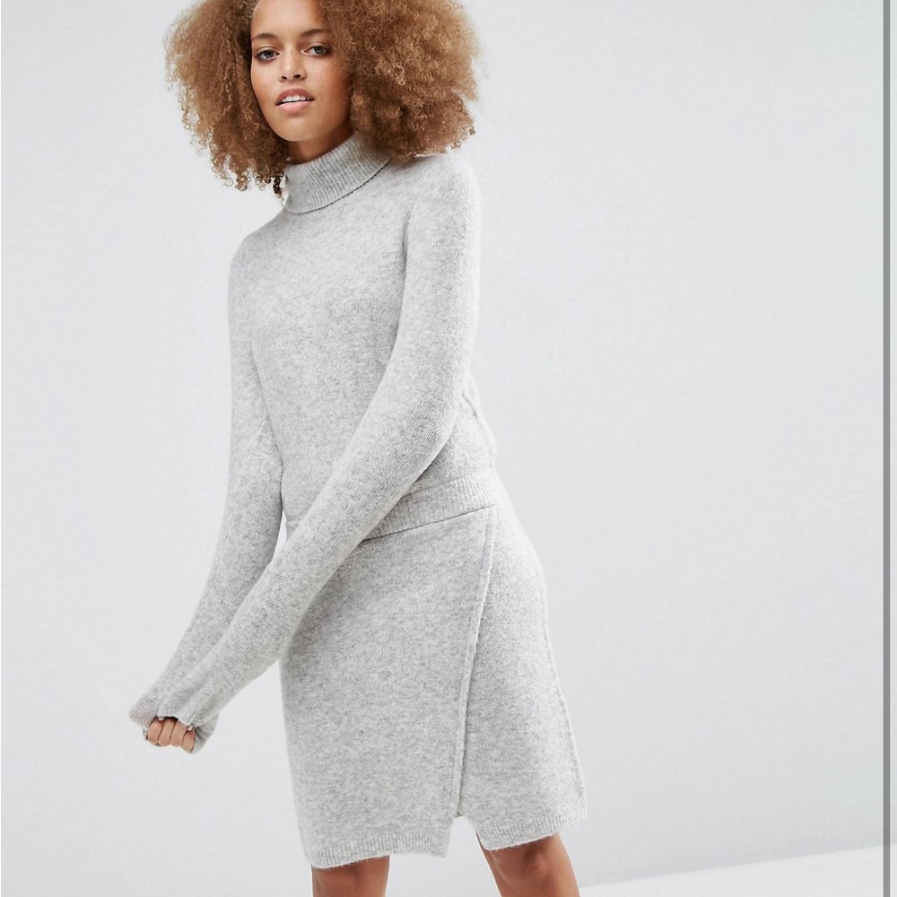 NWT ASOS Sweater Dress with elasticized waist size 0